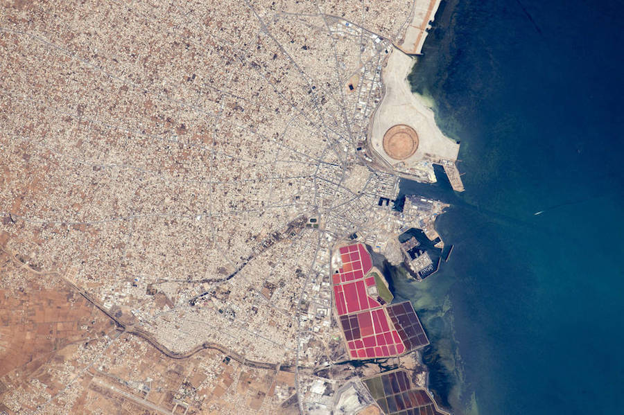 bobbycaputo:    NASA’s 15 Best Aerial Earth Views of 2015  