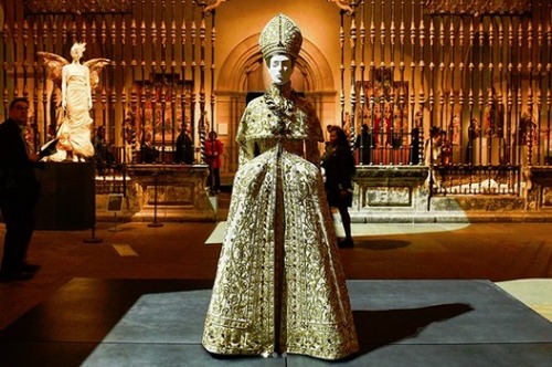 johngallianotheking:  John Galliano Haute Couture for Christian Dior on Metropolitan museum of Art Exhibition “Heavenly Bodies: Fashion and the Catholic Imagination”.  