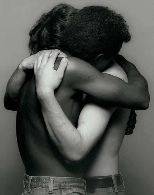 pattismithandrobertmapplethorpe:  Embrace 1982  © Robert Mapplethorpe Foundation                  