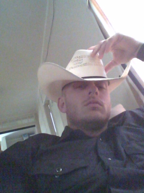 prorodeo27:  Anyone wanna kik? Braydan27  I’d like to save a horse and ride this cowboy :D