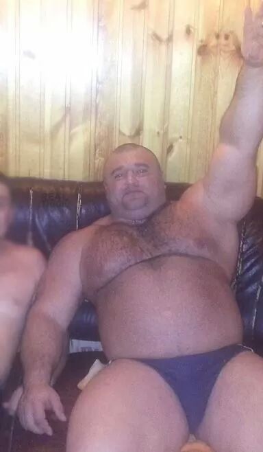 gaybearlust:  Meet and fuck hot men in your neighborhood: http://bit.ly/1Rl7zKw 