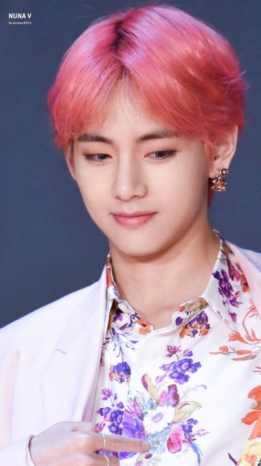 Pink Haired Taehyung Wallpapers 💞