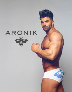 kamikanani:  Sergi Constance for Aronik 