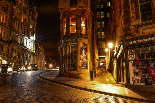 landscapelifescape:  Edinburgh, Scotland (by karinavera)