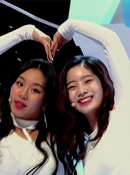 dahyun:171217 twice - heart shaker @ inkigayo // dahyun