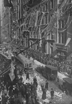 yesterdaysprint:Armistice Day in New York, November 11, 1918