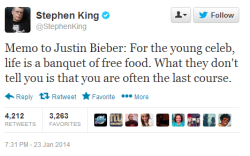 xgenepositive:  jacobtheloofah:  stephen king throwing shade like a fucking master  I wish there was somewhere to read more of his stuff. He sounds like a good writer. 