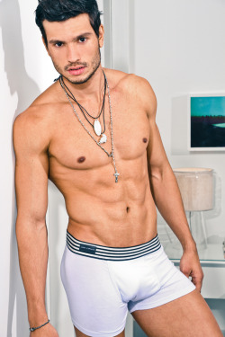 model-hommes:  Maikel Castro photographed by Sergio Baia. 