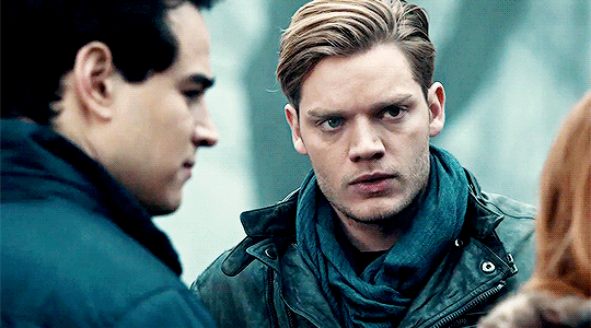 farous:#jace herondale’s beauty appreciation gifset #dont you just love good lighting