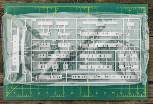 The Trumpeter 1/200 Titanic + Pontos Detail Up SetA model kit company in China, Trumpeter, recently 