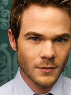 randomanimosity:  Aaron Ashmore. I love facial hair. &lt;3.  I liked it before you that I did :] But that&rsquo;s beside the point this man is very attractive