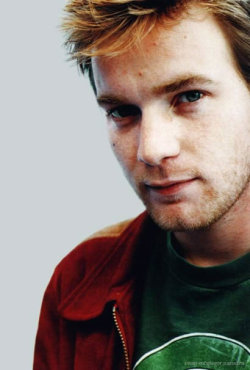 randomanimosity:  Have to end tonight with a picture of scruffy Ewan. &lt;3. Betcha can’t guess what I was listening too? haha.  Lol guess I will end my day with the same picture xD