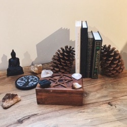 laicataure:Part of my altar. I’m ready for Autumn and Mabon. 🍂🕷🎃🕸🍂🍁🦇🍂🕷🎃🕸🍂🍁🦇 🍂🕷🎃🕸🍂🍁🦇 🍂🕷🎃🕸🍂🍁🦇 🍂🕷🎃🕸🍂🍁🦇 🍂🕷🎃🕸🍂🍁🦇