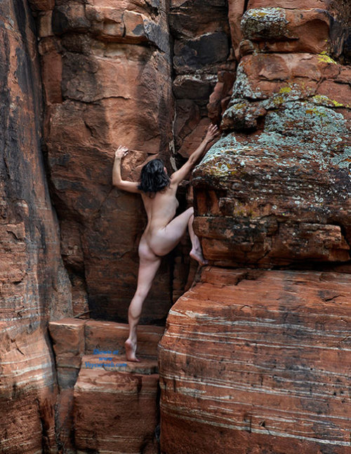 nivnre: Climbing naturally.