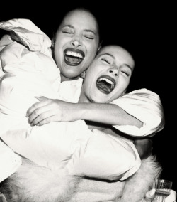 mihaliko:  Christy Turlington and Kate Moss, Los Angeles, 1994Photo Roxanne Lowit