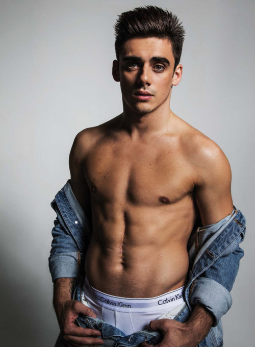 finelookinguys:Chris Mears, HD