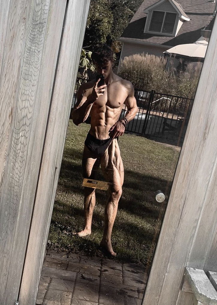 musculargodsamongmen: David Laid