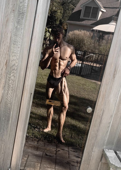 musculargodsamongmen: David Laid