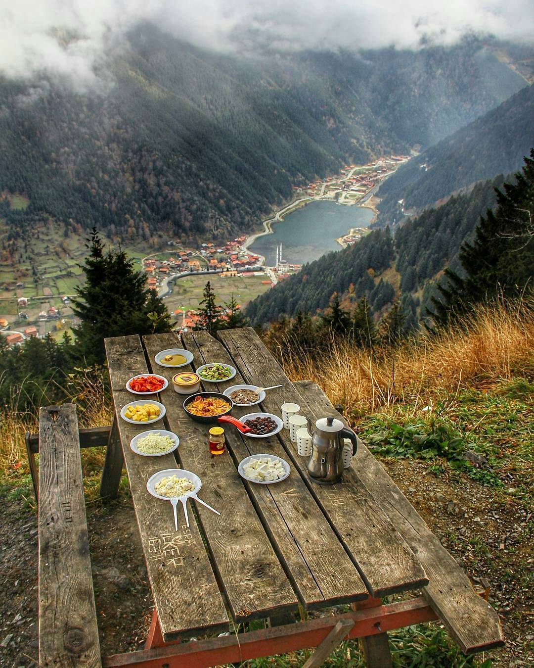 sixpenceee:  sixpenceeeblog: I would love to have lunch here.  (Source)  I post dreamy