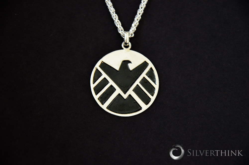 geek-studio:  Silverthink Jewelry creates fandom themed necklaces, earrings, bracelets,