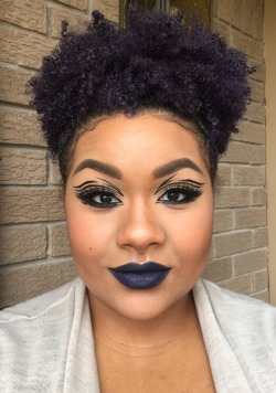 janinepatrice:  xrvbrownskin:  corrosivecoco:  Tumblr black out part 1 💋  😍😍😍 gorgeous!!!!  Love the dark blue hair color!!