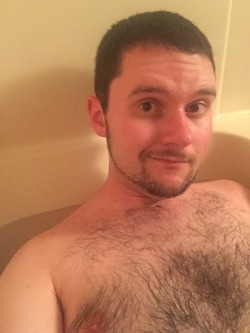 idaretoeatapeach: I was tagged by @lilbuttmonkey to stop, drop and selfie! So here I am enjoying my Sunday bath!  I’ll tag @baeden32 @kdavismusings and @yourgrandad to participate as well! 