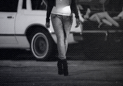 yivialo:  bgkciv:  Beyonce Walk appreciation post. Who doesn’t wish they could