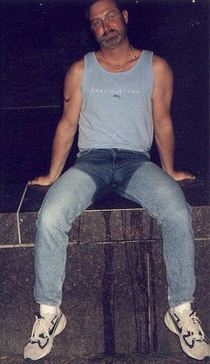 peepantsx:  Old pictures of guys wetting in public. I love it! 