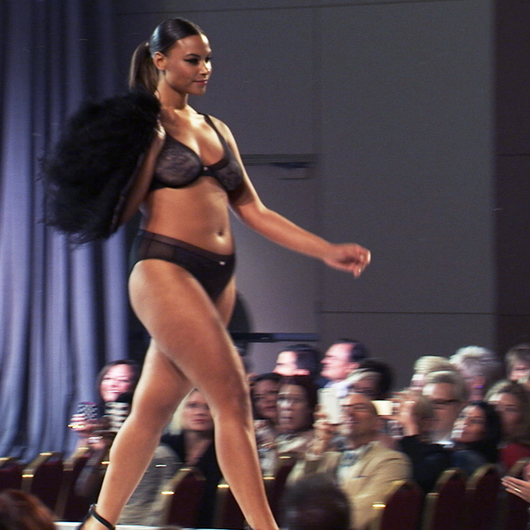 lanebryant:  When #NYFW is over but you can’t stop wish-listing looks. #PlusIsEqual