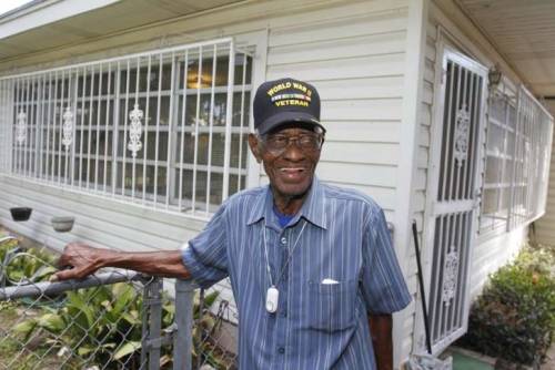 militarymom:  Meet America’s oldest living vet. He smokes cigars, does yard work, drives and drinks whiskey. And he’s 108 Richard Overton, 108, is thought to be the oldest living veteran in the United States. But he’s as active as ever. He begins