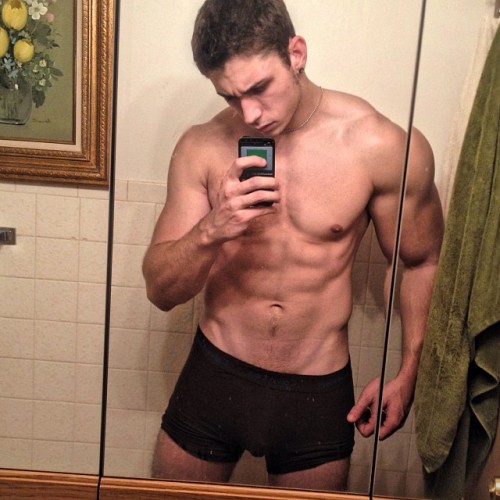 hotfuckingguys:    http://letscheckthisboys.tumblr.com/