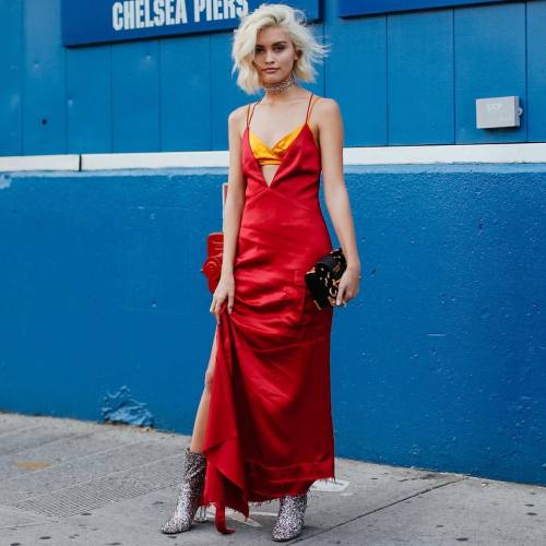 @sarah3llen ✖️ #jeffthibodeau ^ - #sarahellen outside #dionlee show in #NYC during #NYFW #SS17 // #f