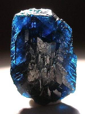 sixpenceee:The above are Veszelyite crystals. They are gorgeous. (Source)