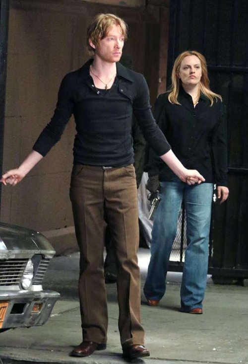 Domhnall and Elisabeth Moss today filming in NY (07/06/2018) (x) (DailyMail)