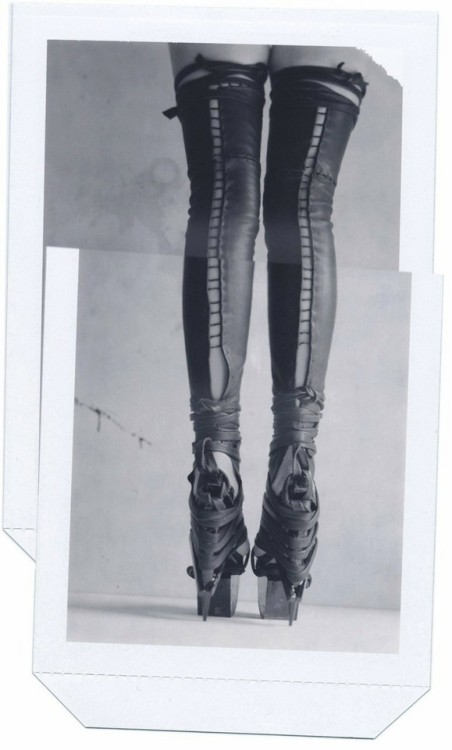 jinxproof:Heels by Aoi Kotsuhiroi.