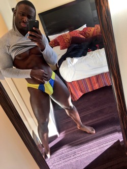 bigdickboiii:  coolasslover47:  dreekzworld:  Shout out to the beautiful brown guys…   Love booooty 👅👅👅👅👅   Team sexy 