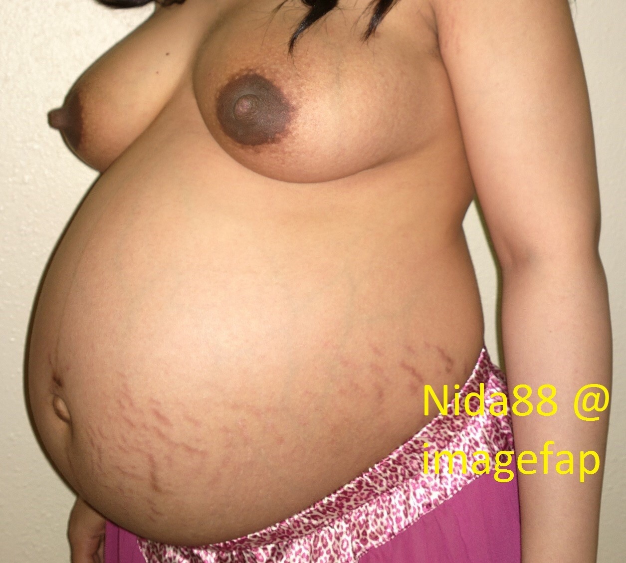 stonerpreggolover:  Mmm…She Fucking Turns Me On! I Wanna Fuck That! 😍😍😍
