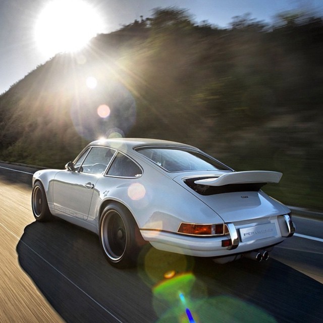 DRIVING PORSCHE