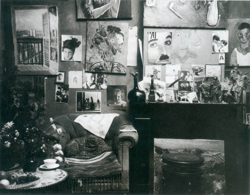 lake-omega: Erwin Blumenfeld’s living room in Zandvoort 1930.