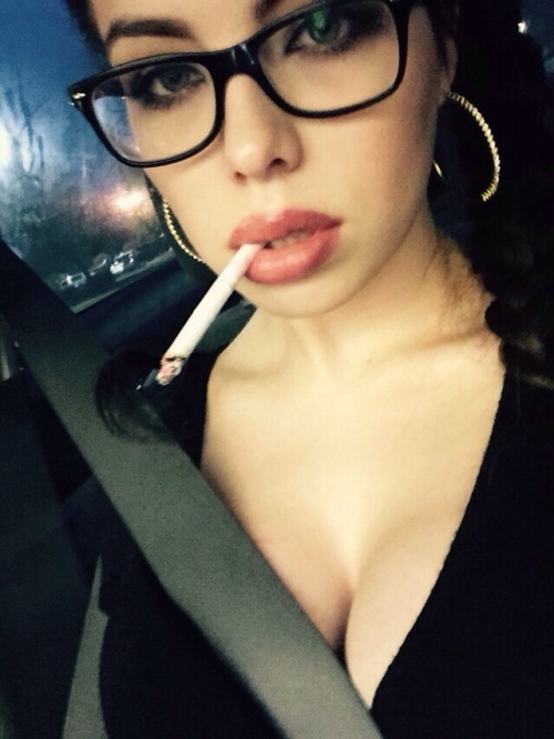 A tribute to missmelissa14. One of the sexiest smokers on tumblr xox