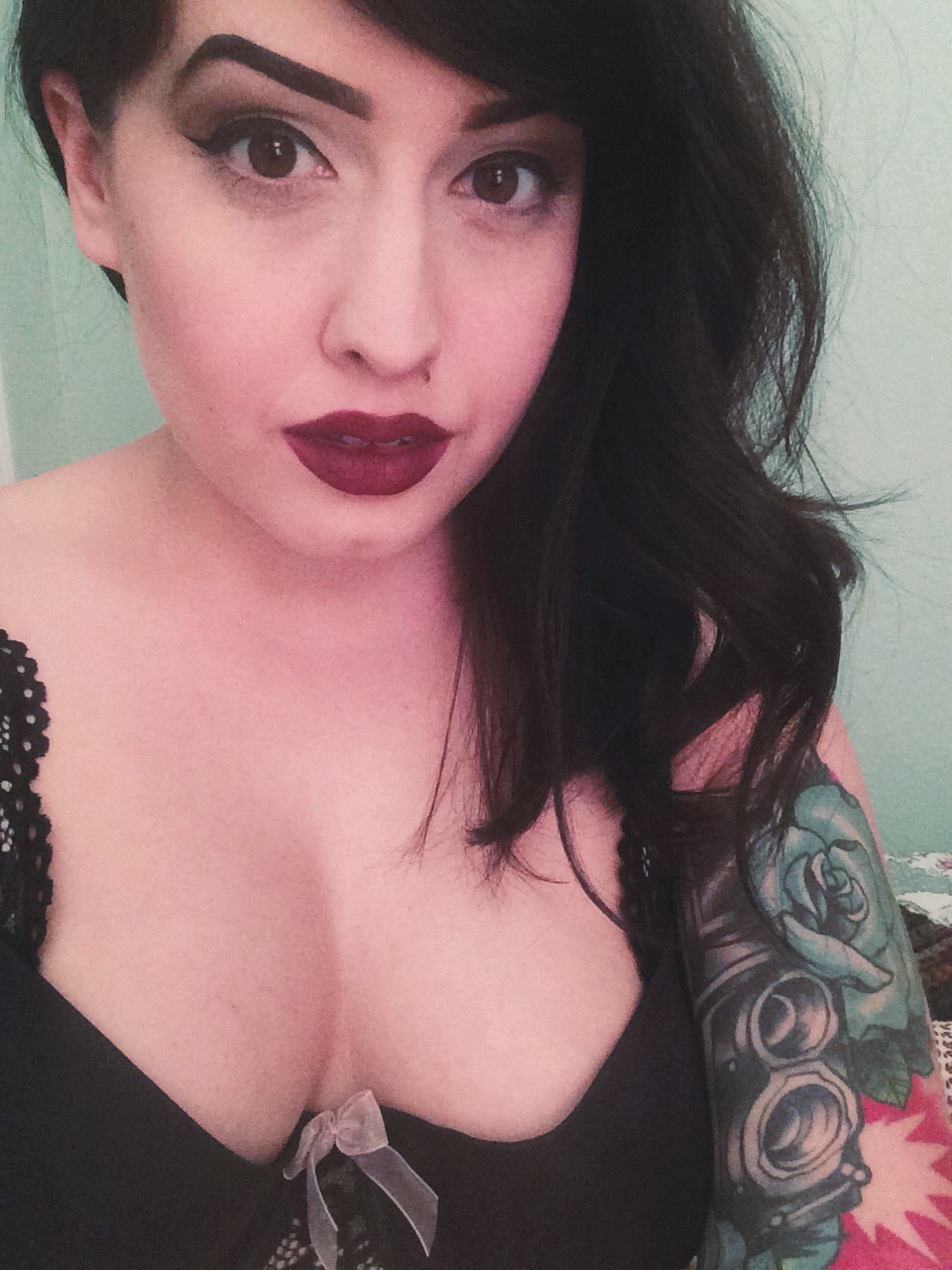 lipstickstainedlove:thicker than a bowl of oatmeal