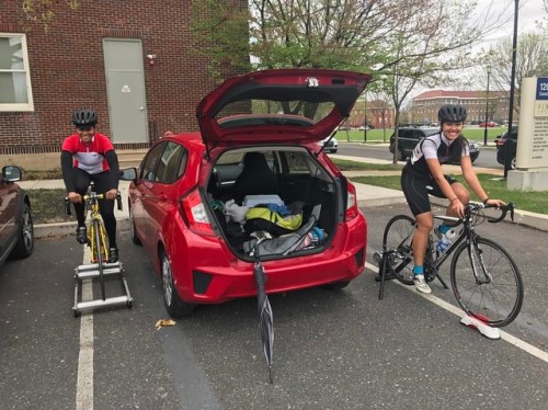 deucedlydeuce: Warming up for the #navyyardcrit!!!  #CycleChicks  #CWR  #BikeLife  #Pittsburgh  #wom