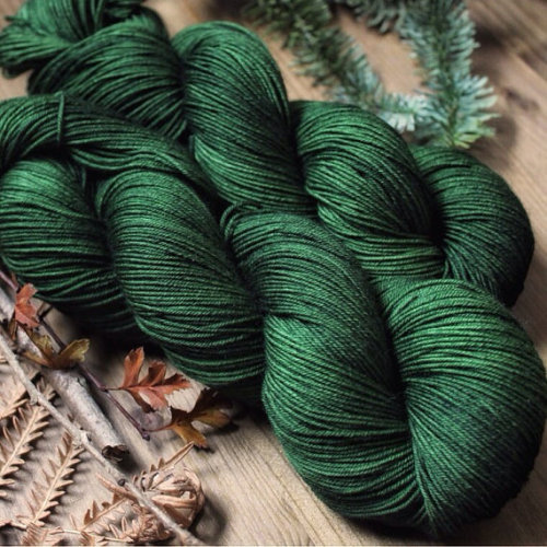 yarnandthyme: Beautiful hand dyed yarn by TuskenKnits. Her Instagram &amp; Etsy store.