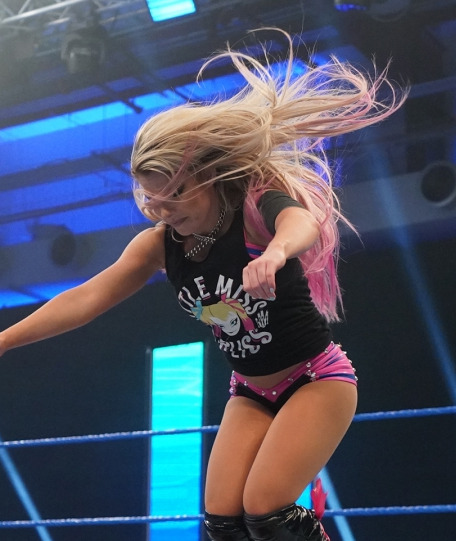 WWE`s Alexa BlissSee more heredivatights.blogspot.com/2020/03/alexa-bliss-legs-in-tightspanty