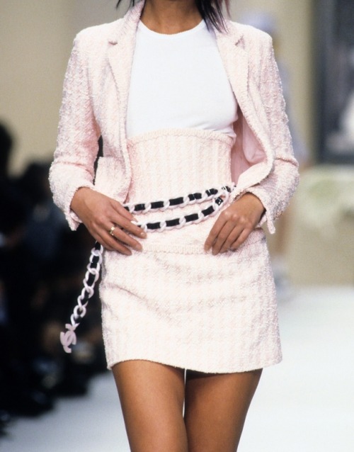 theslaysdays:Chanel Spring 1994 