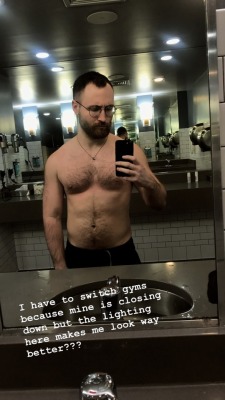 immontyburns:  Took gym selfies in the same