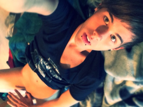 jordankaii:  Hello lovely followers in Tumblr land ^.^ submit pics to me. Or kik jordankaii. Remember I’ll only post your pics with permission =) 