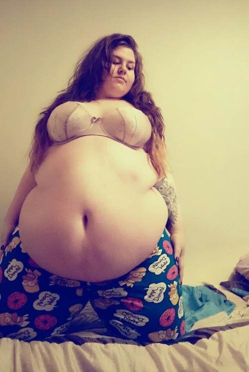 hengmcfly:  misschubbachubb:  Just a few pics 😄 “mmm…donuts!” 😊🍩  Stunning 