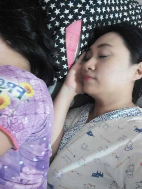 sayaurutwanitapercuma:Tido sambil snap gambaMcm2 ragam mami ni