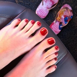 Girl's feet lover